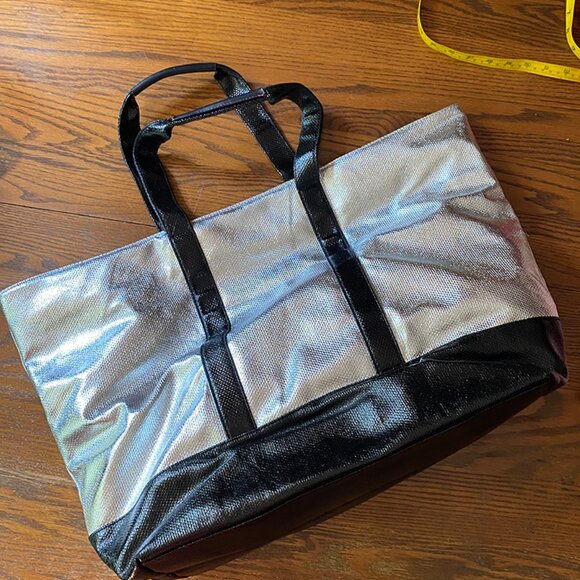 Victoria’s Secret 2017 Limited Edition Weekender Shiny Silver Fabric Tote Bag - Picture 3 of 3